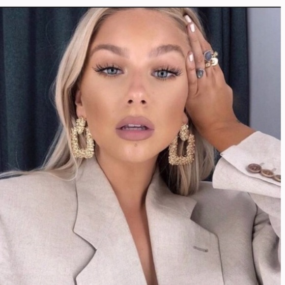 Silver tone statement earrings - Picture 3 of 5